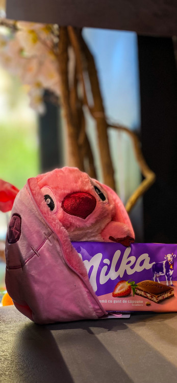 شکلات با کرم توتفرنگی