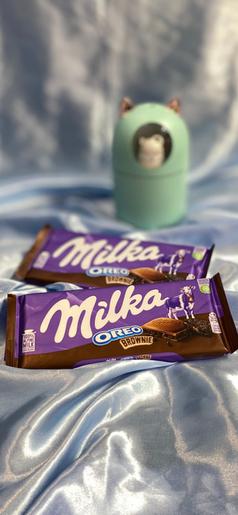 شکلات تبلتی میلکا با کرم برونی و تکه های بیسکوییت اورئو