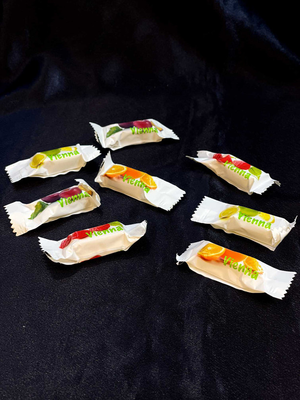 خرید آبنبات میوهای خارجی