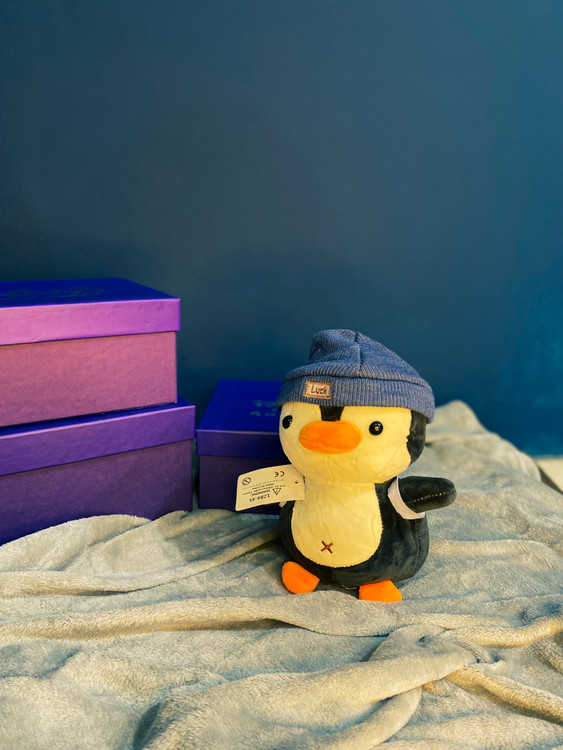 عروسک پنگوئن برای هدیه به نوزاد