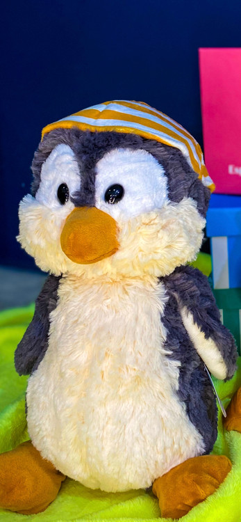 خرید عروسک پنگوئن کلاهدار