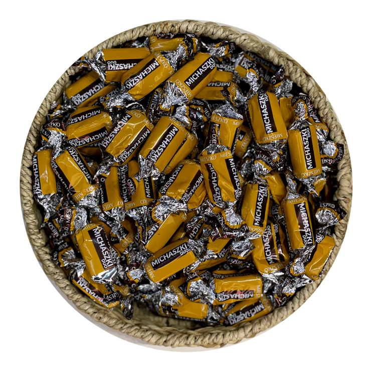 خرید شکلات با کرم شکلات و بادام زمینی و نوقا خوش طعم