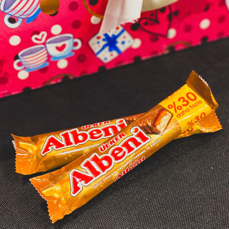 شکلات با کرم کارامل آلبنی