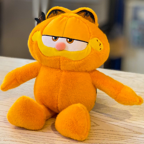 عروسک جذاب گارفیلد شخصیت کارتونی