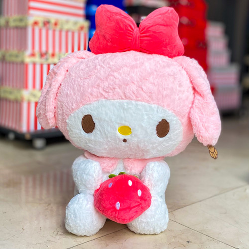 عروسک کرومی با توت فرنگی مناسب هدیه دخترانه