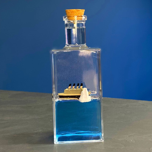 کشتی معلق در بطری دکوری مناسب هدیه برای آقا