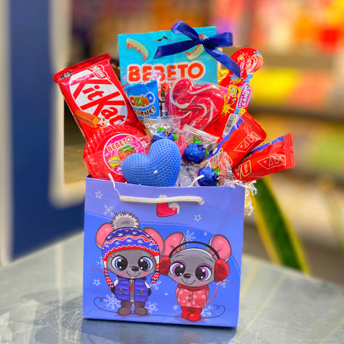 پک شکلات هدیه با شمع فانتزی