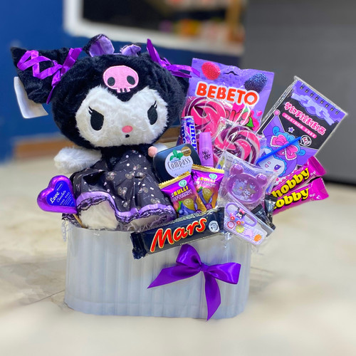 عروسک کرومی با پک هدیه شکلات دخترونه