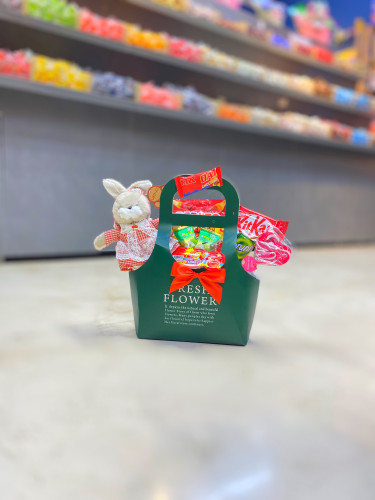 پک شکلات هدیه برای روز دختر